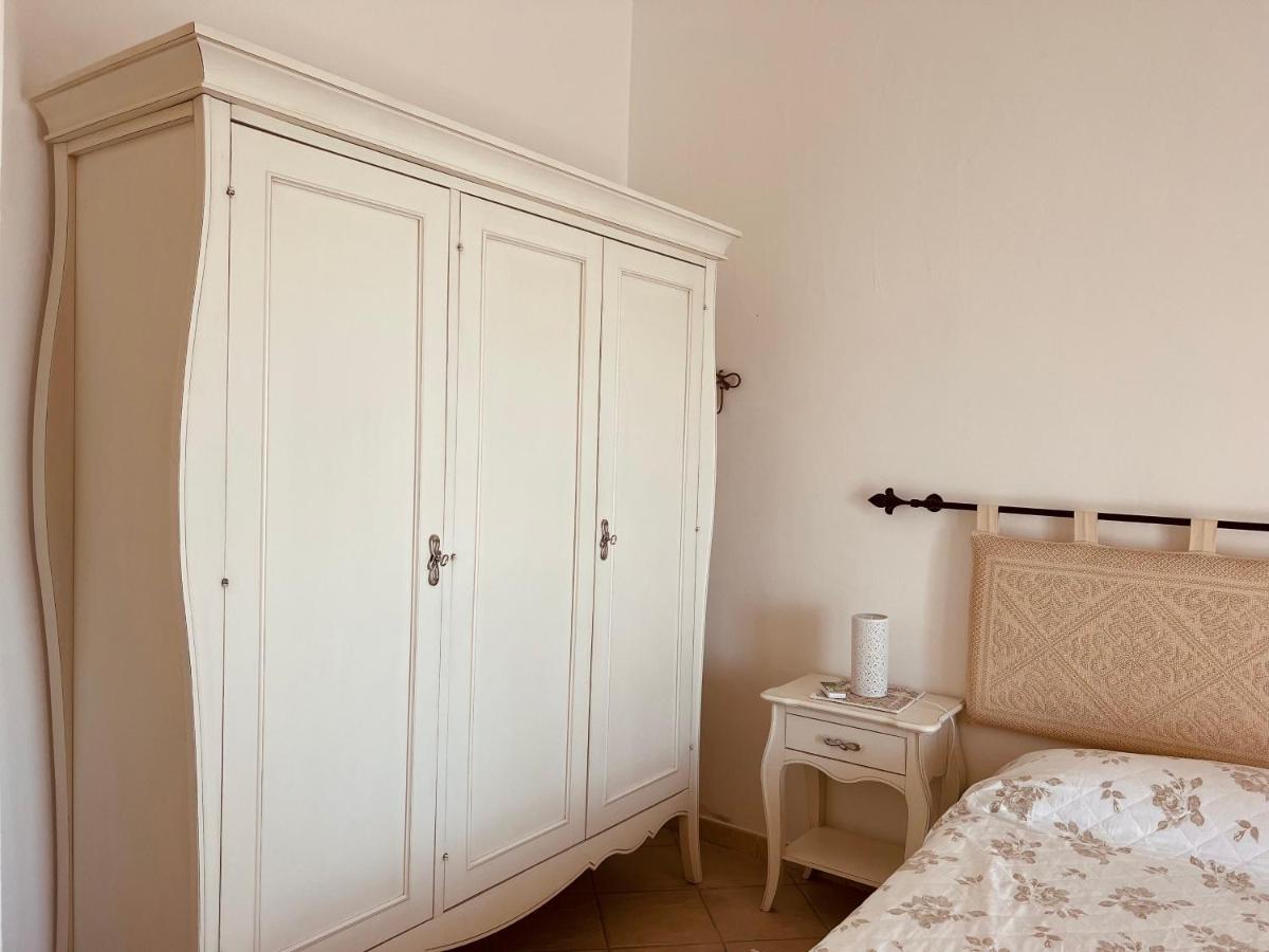 Villa A Golfo Aranci Con Vista Su Tavolara Marinella  Esterno foto