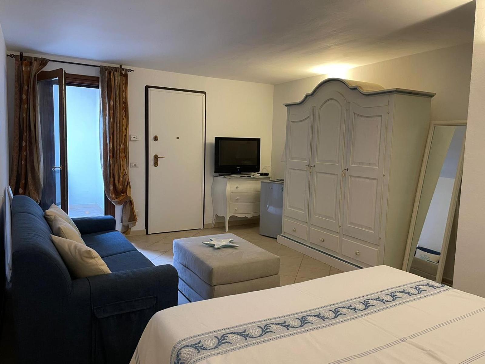 Villa A Golfo Aranci Con Vista Su Tavolara Marinella  Esterno foto